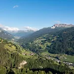 Apartament Maliet - Spacious With Mountain View