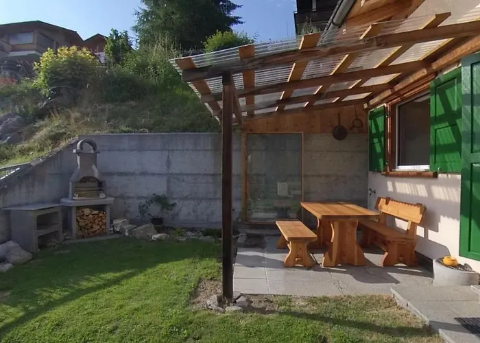 Maliet - Spacious With Mountain View Daire Pany