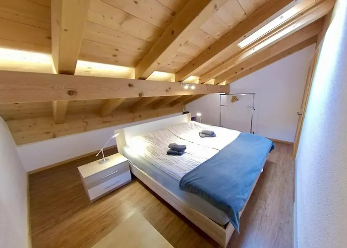 Maliet - Spacious With Mountain View Daire Pany