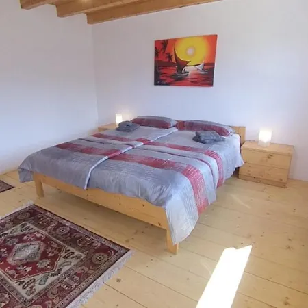 Apartman Maliet - Spacious With Mountain View Pany
